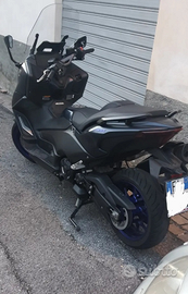 Tmax 560 ICON BLUE 6/2022