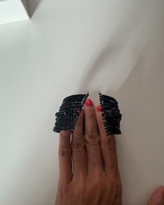 Bracciale nero con perline