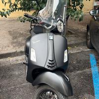 Vespa 300 nero night