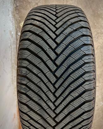 4 GOMME INVERNALI  - PRATICAMENTE NUOVE-