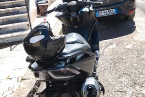 Kymco AK550