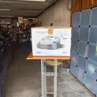 robot per la pulizia della piscina