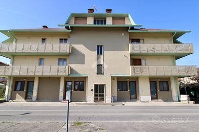 3 LOCALI A CASTIONS DI STRADA
