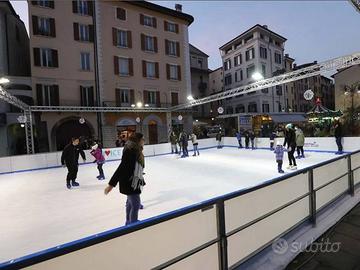 pista di pattinaggio su ghiaccio