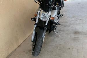 Suzuki gsr 600