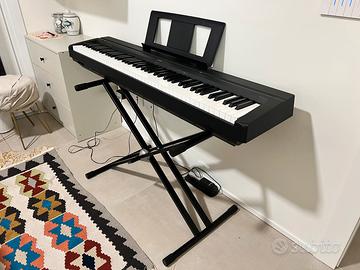 Pianoforte digitale Yamaha P-45B + accessori