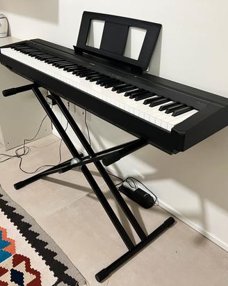 Pianoforte digitale Yamaha P-45B + accessori