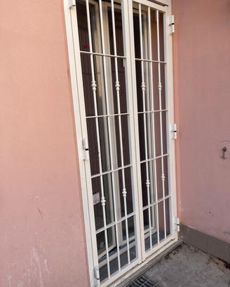 Cancello antieffrazione per porta finestra