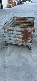 Cesta contenitore in metallo