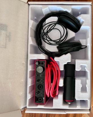 FocusRite Scarlett 2i2 studio