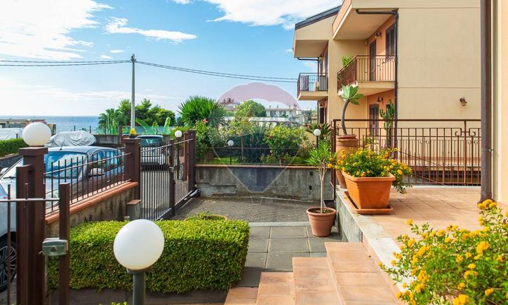 Villetta bifamiliare - Acireale