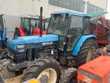 Trattore New Holland 7840