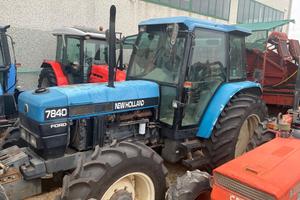 Trattore New Holland 7840