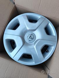 Cerchi originali Toyota in ferro con borchie