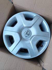 Cerchi originali Toyota in ferro con borchie