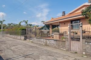 VILLA SINGOLA A VIAGRANDE
