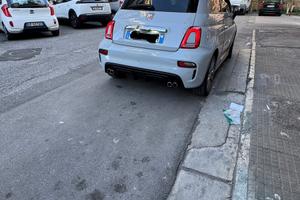 Abarth maniacalmente tenuta trattabile