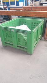 contenitori di plastica
