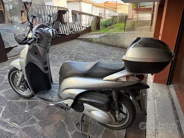 Scooter Honda SH 300 anno 2009