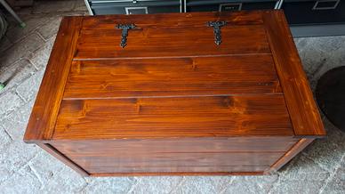 Cassapanca in legno massello