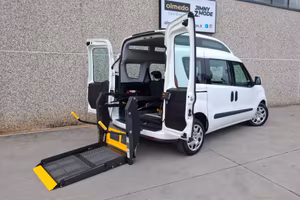 Fiat Doblò TRASPORTO DISABILI Tetto alto