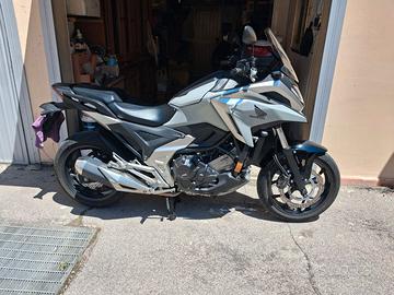 Honda NC 750X grigio