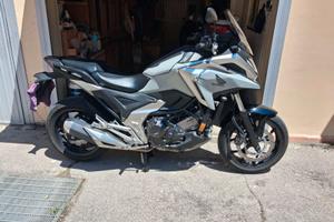 Honda NC 750X grigio