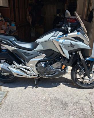Honda NC 750X grigio