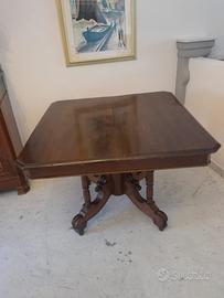 Tavolo d’epoca