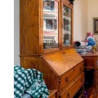 Scrittoio  inglese con vetrina del XIX sec.