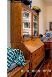 Scrittoio  inglese con vetrina del XIX sec.