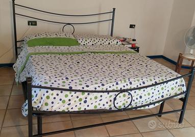 Testiera e contorno letto in ferro