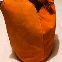 Borsa in pelle scamosciata 