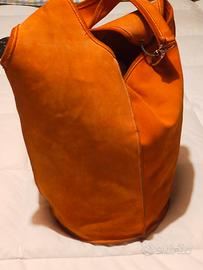 Borsa in pelle scamosciata 