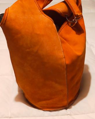 Borsa in pelle scamosciata 