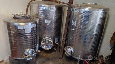 Tre botti vasche acciaio inox Albrigi vino