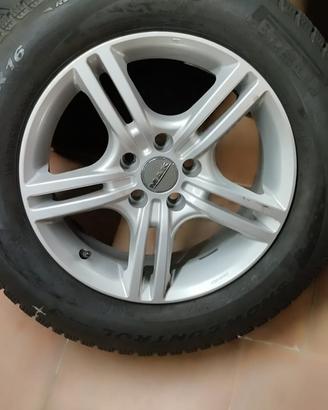 Quattro cerchi + Gomma invernale pari al nuvo