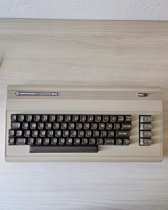 Commodore 64 + Joystick + Registratore + Cassette