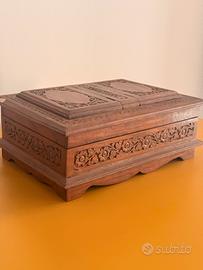 Cofanetto vintage indiano legno intagliato ’60/’80