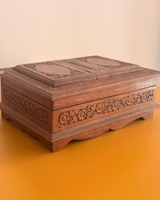 Cofanetto vintage indiano legno intagliato ’60/’80