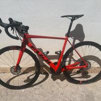 Bici da corsa FUJI