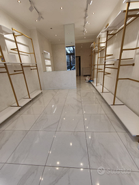 Locale commerciale di 53 m.q. in Santa Rita,Torino