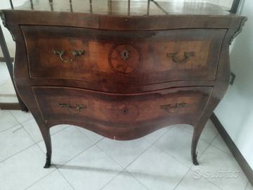 Comó antico bombato in legno massello