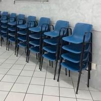 Sedie per sale di attesa impilabili