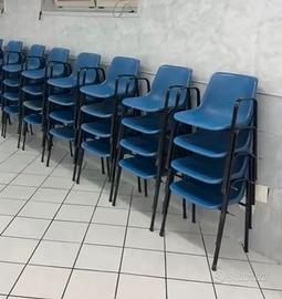 Sedie per sale di attesa impilabili