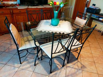 Tavolo e sedie