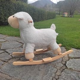Pecora a dondolo (cavallo a dondolo)