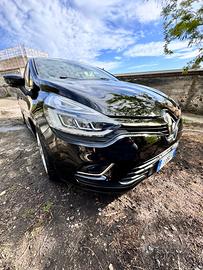 Clio IV Moschino zen