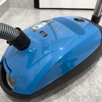 Aspirapolvere miele come nuova