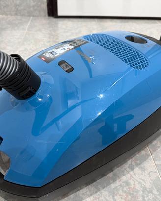 Aspirapolvere miele come nuova